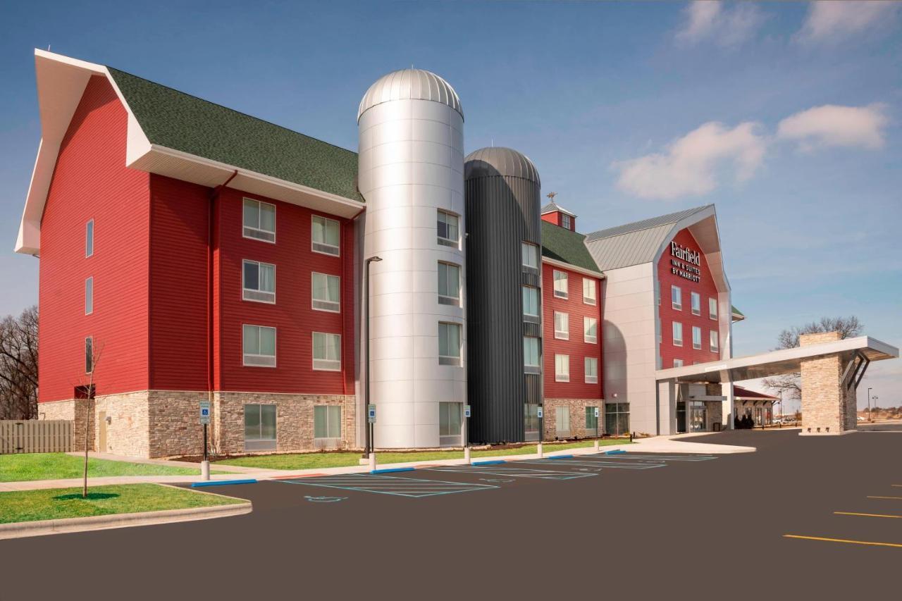 Fairfield Inn & Suites By Marriott Fair Oaks Farms Exterior photo